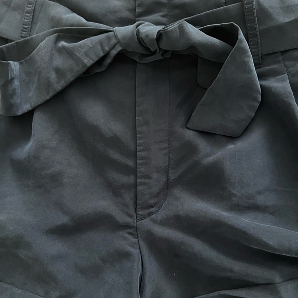 American Eagle Outfitters High-Waisted Shorts - Picture 4 of 8